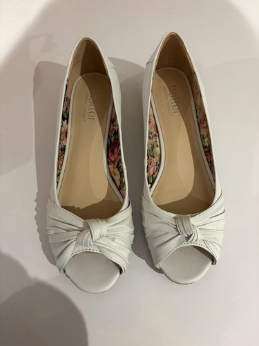 Hotter women white - white, peep